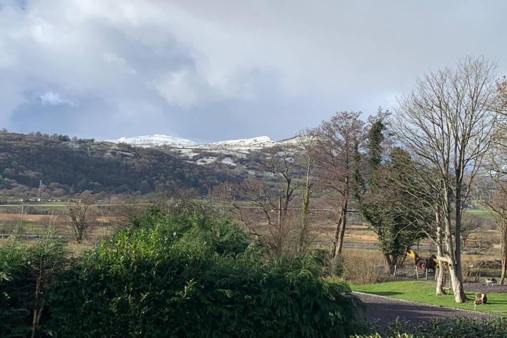 Semi Detached Cottage Snowdonia With Hot Tub Tal-y-Cafn Exteriér fotografie