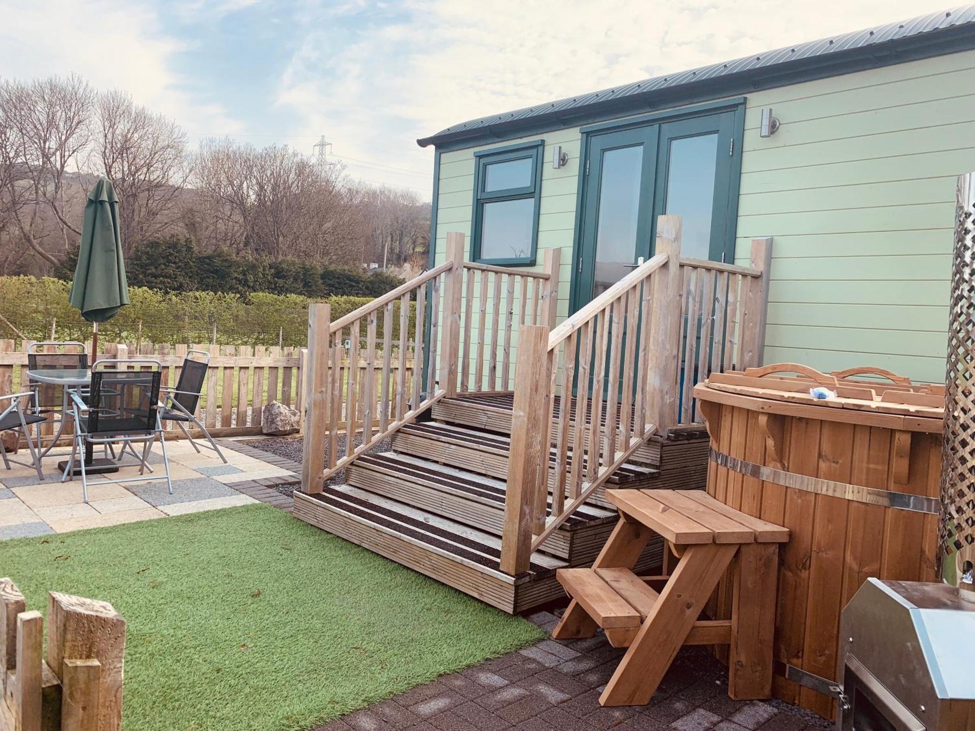 Semi Detached Cottage Snowdonia With Hot Tub Tal-y-Cafn Exteriér fotografie